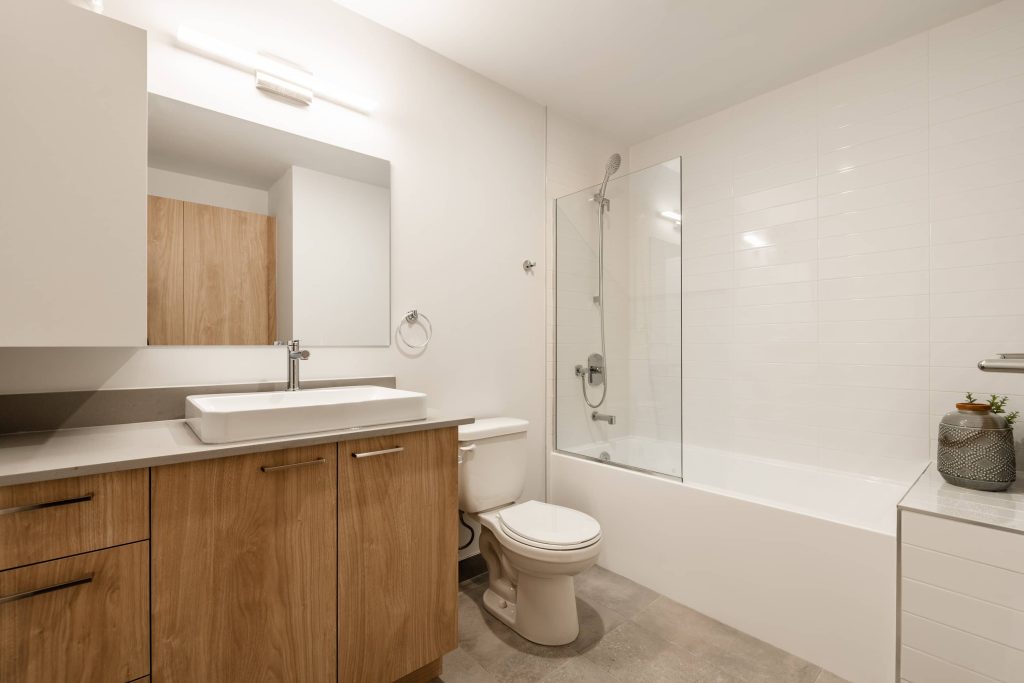 Mostra Mascouche appartements a louer et condos locatifs sale de bain moderne